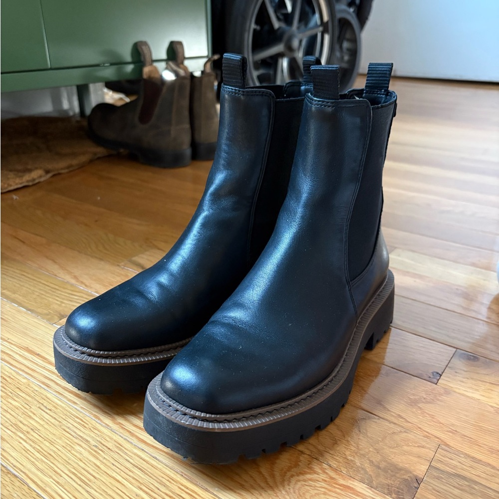 Sam Edelman Black Leather Platform Chelsea Boots